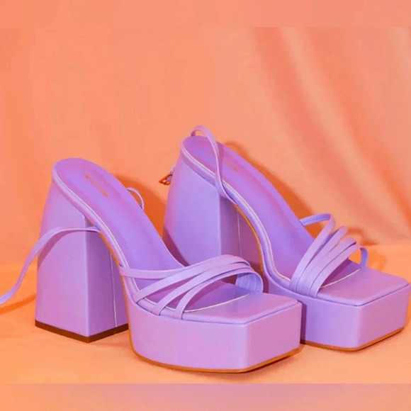 LILAC PU SQUARE TOE PLATFORM STRAPPY HEELED SANDALS - Picture 1 of 2
